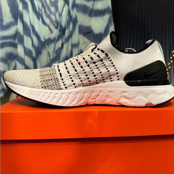 NIB Nike Phantom sneakers men’s size 12 - Picture 3 of 5